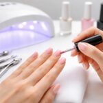 découvrez tout sur la manucure uv : technique, avantages, et conseils pour des ongles parfaits et durables.