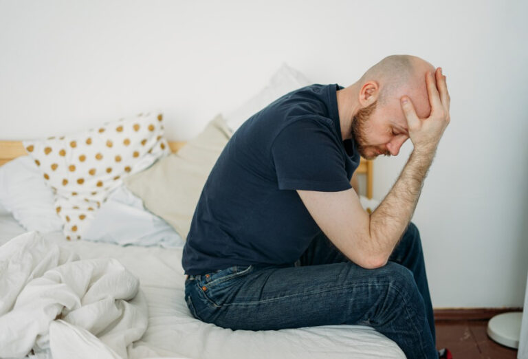 Envoutement : comment un mauvais sort se manifeste-t-il